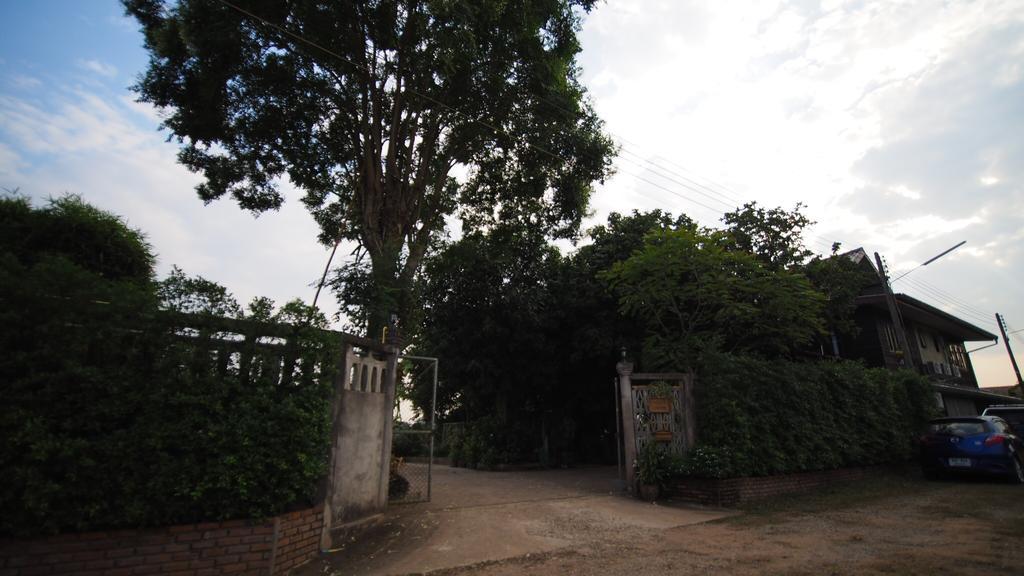 Pround Nan Cottage Exterior photo