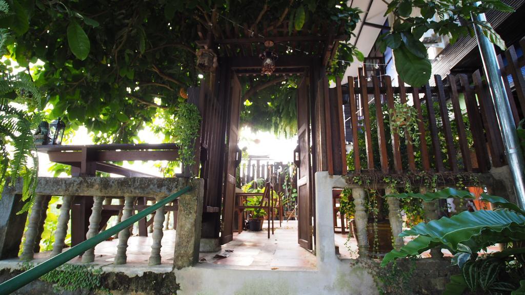 Pround Nan Cottage Exterior photo